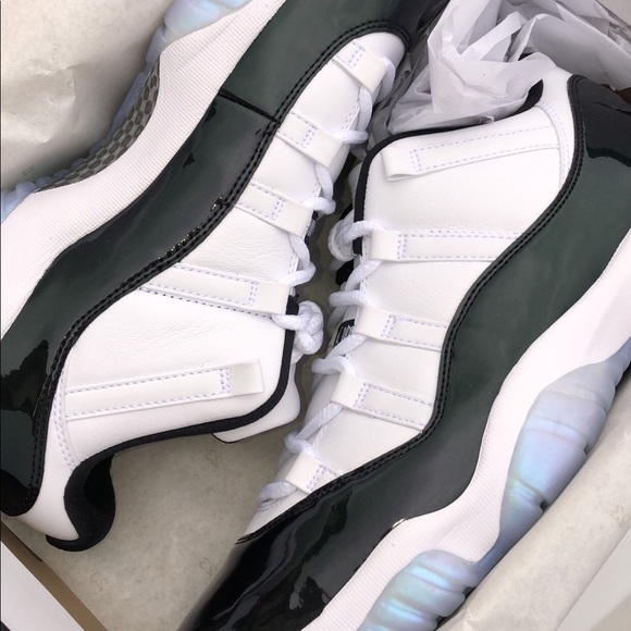 Dead stock Jordan retros. Never worn. - Picture 4 of 5